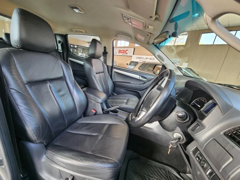 2015 Isuzu KB 300D-Teq Double Cab Serengeti Auto For Sale, photo 5