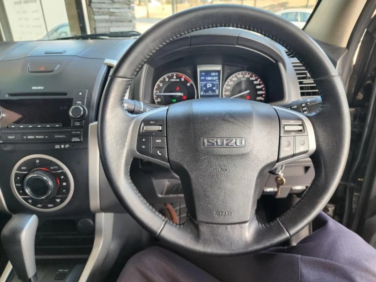 2015 Isuzu KB 300D-Teq Double Cab Serengeti Auto For Sale, photo 14