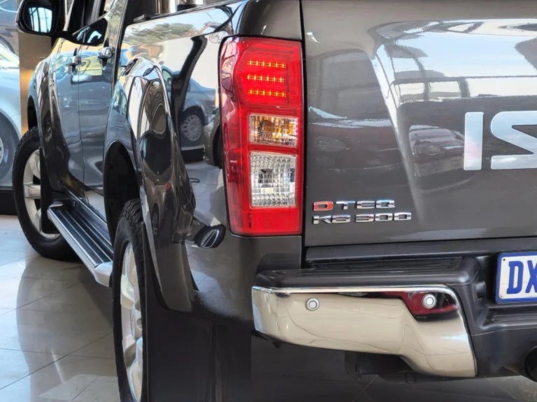 2015 Isuzu KB 300D-Teq Double Cab Serengeti Auto For Sale, photo 4