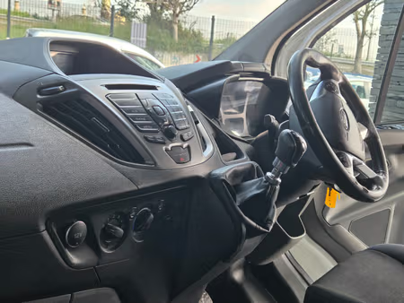 2017 Ford Transit 2.2TDCi 92kW MWB Panel Van (Aircon), photo 10