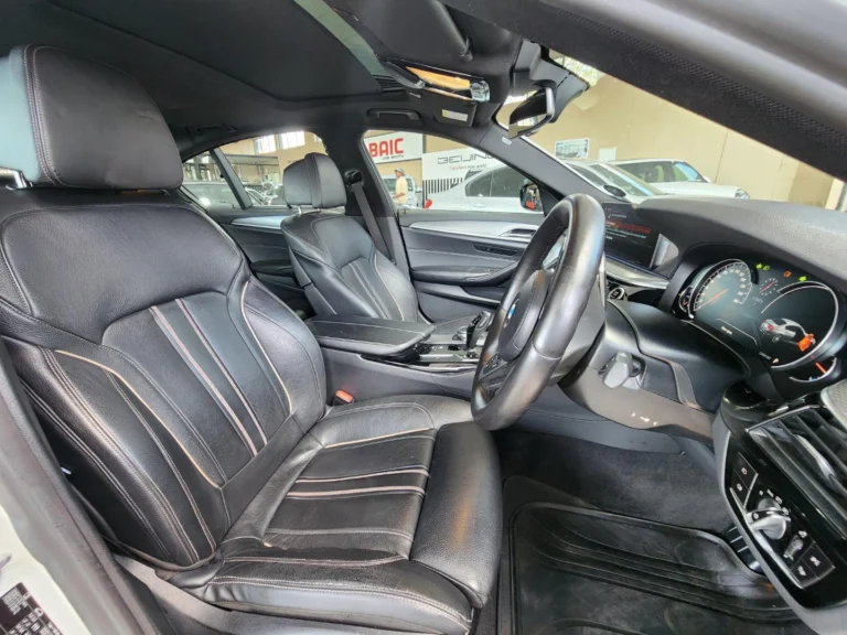 2017 BMW 5 Series 520d M Sport, photo 9