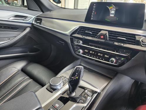 2017 BMW 5 Series 520d M Sport, photo 8