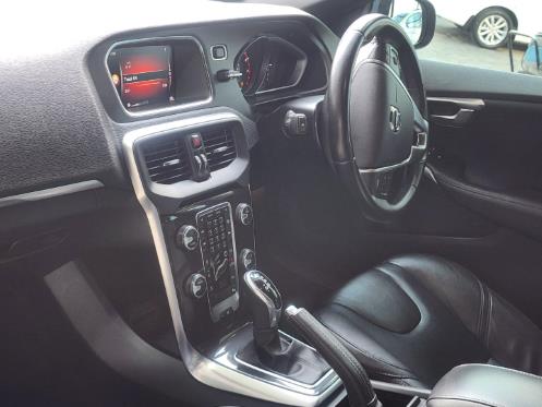 2020 Volvo V40 T3 Momentum Auto, photo 9