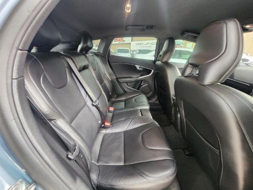 2020 Volvo V40 T3 Momentum Auto, photo 13