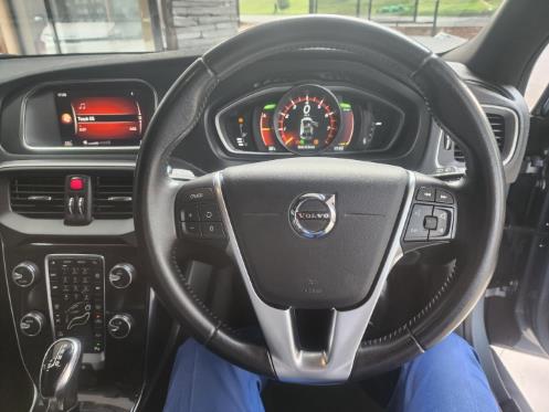 2020 Volvo V40 T3 Momentum Auto, photo 8