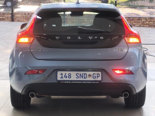 2020 Volvo V40 T3 Momentum Auto, photo 5