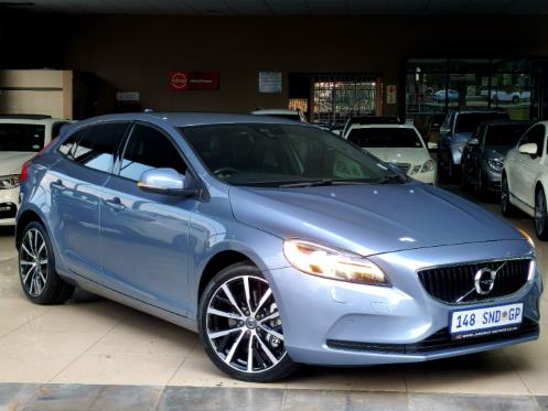 2020 Volvo V40 T3 Momentum Auto