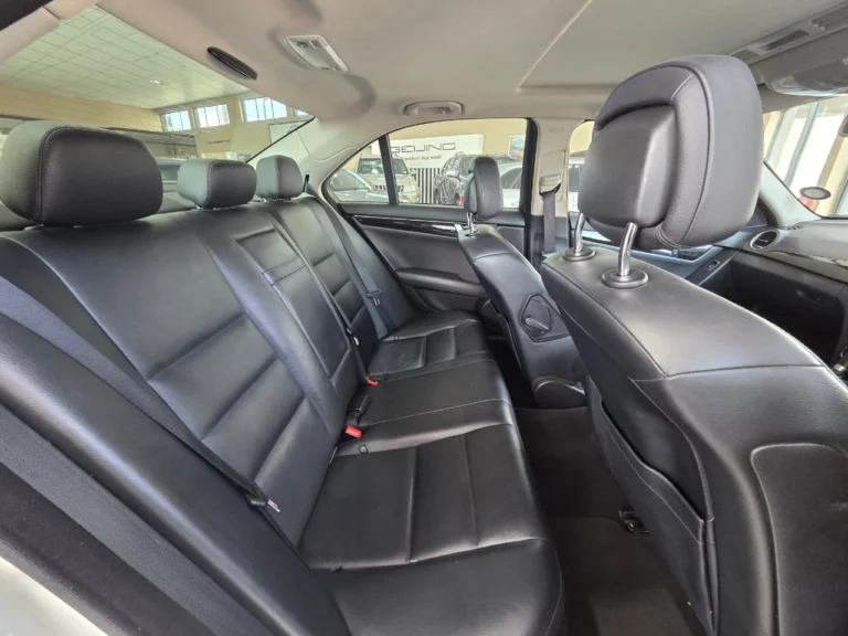 2013 Mercedes-Benz C-Class C200 Avantgarde Auto, photo 16