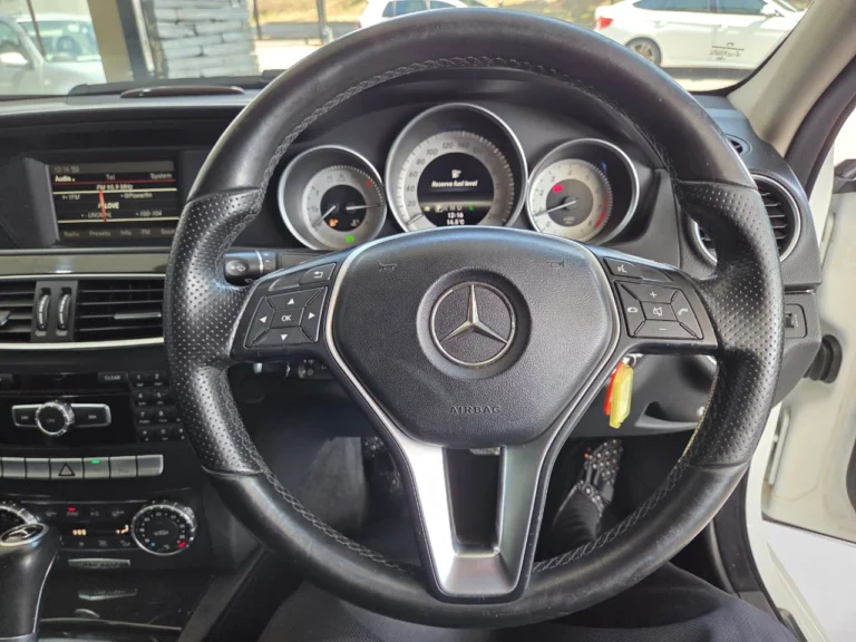 2013 Mercedes-Benz C-Class C200 Avantgarde Auto, photo 9