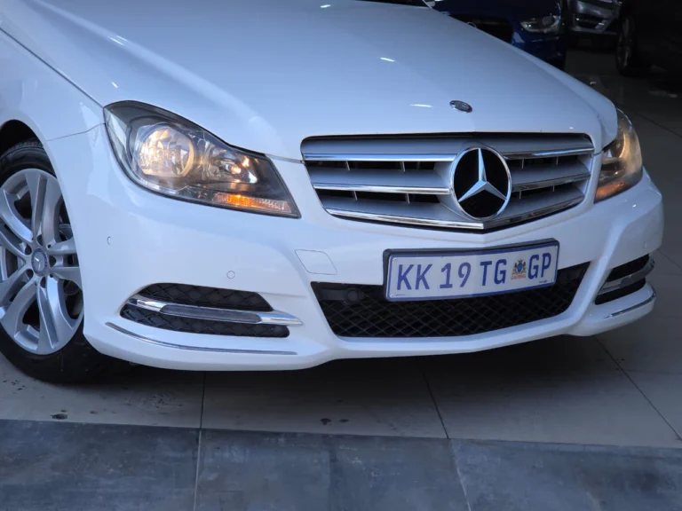 2013 Mercedes-Benz C-Class C200 Avantgarde Auto, photo 3